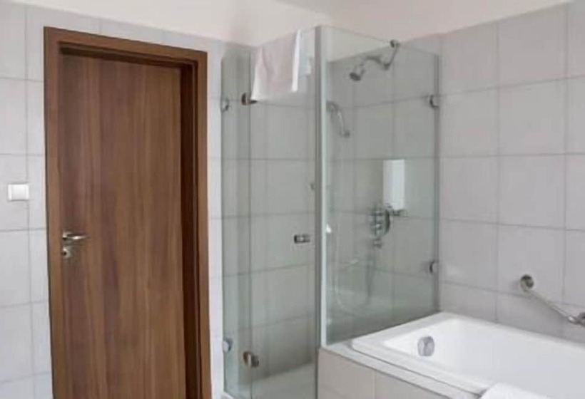 スーペリアールーム, & Pivovar černý Orel