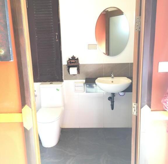 Standard Room, 99 Residence