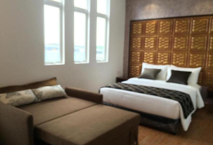 סוויטה, Belllo Hotel Jb Central