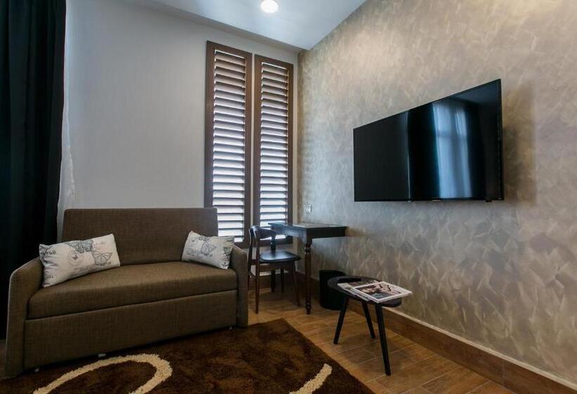 סוויטה, Belllo Hotel Jb Central