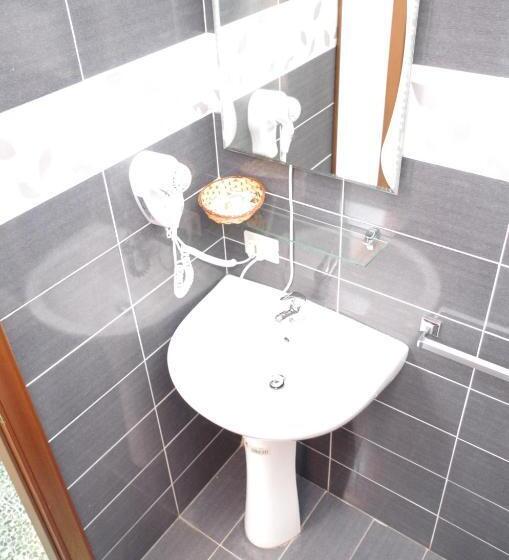 四人标准间, Centrale