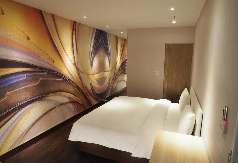 اتاق سوپریور, Daychen