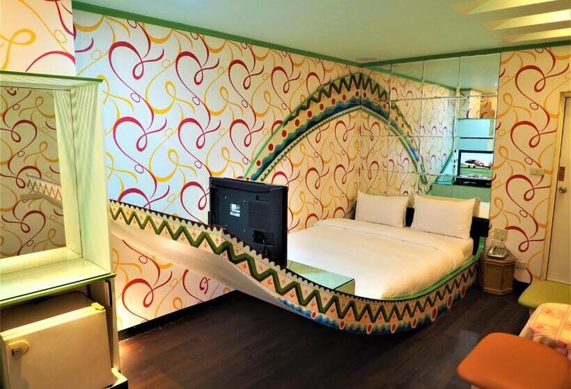 اتاق سوپریور, Daychen