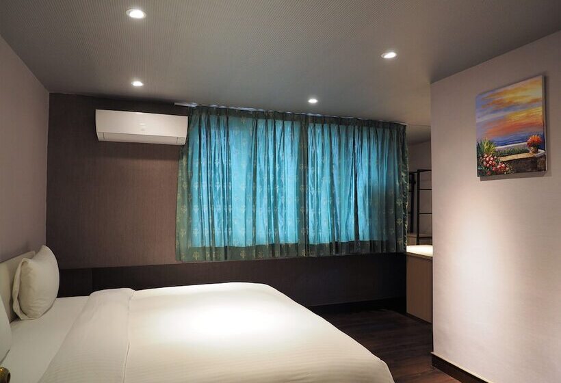 اتاق سوپریور, Daychen