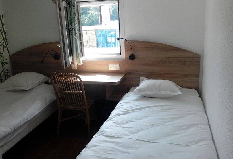 חדר סטנדרט, Green S Fleury Merogis