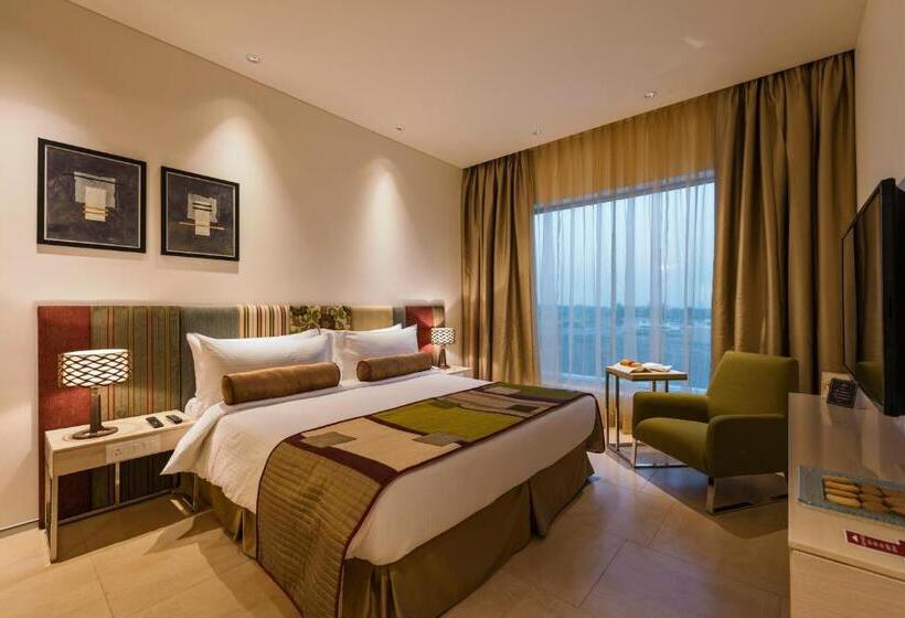 デラックスルーム, Pride Elite, Phaltan