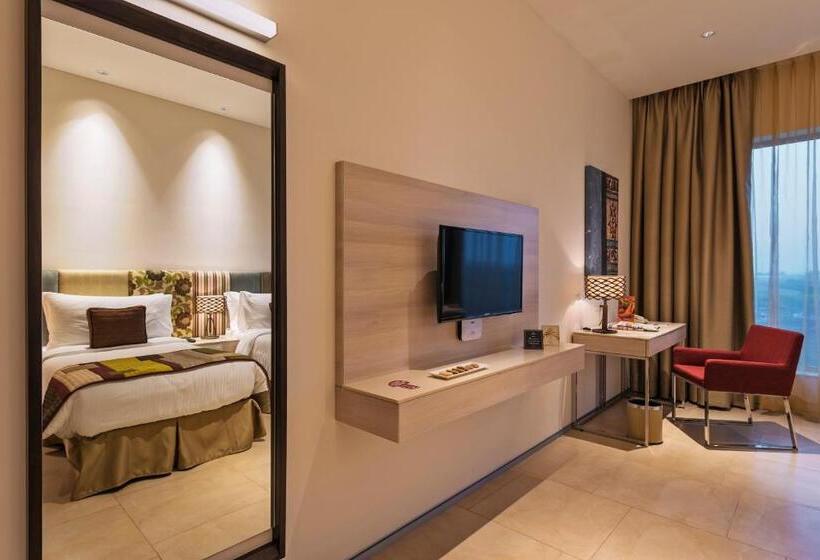 スイート, Pride Elite, Phaltan