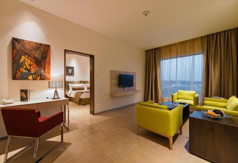 スイート, Pride Elite, Phaltan