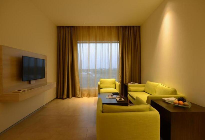 סוויטה, Pride Elite, Phaltan