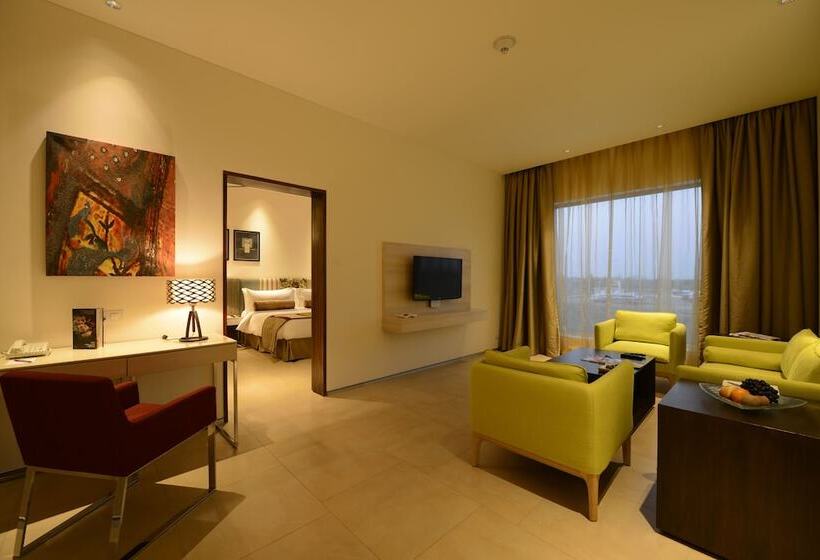 スイート, Pride Elite, Phaltan