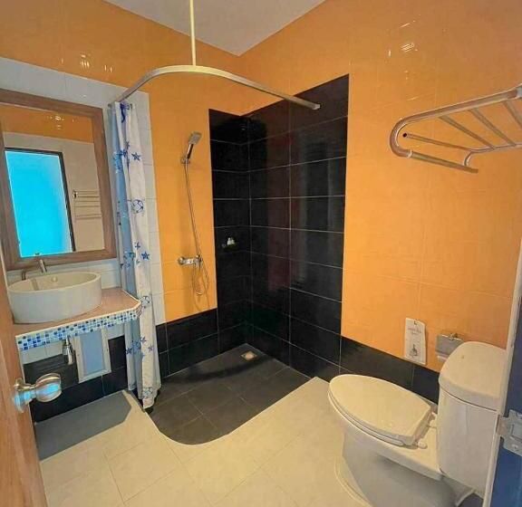 غرفة سوبيريور, Jing Jit