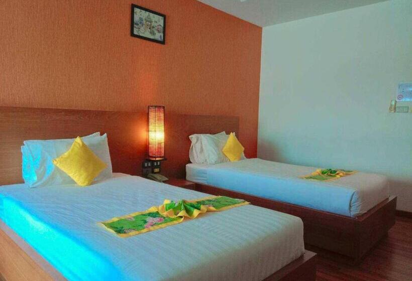 غرفة سوبيريور, Jing Jit