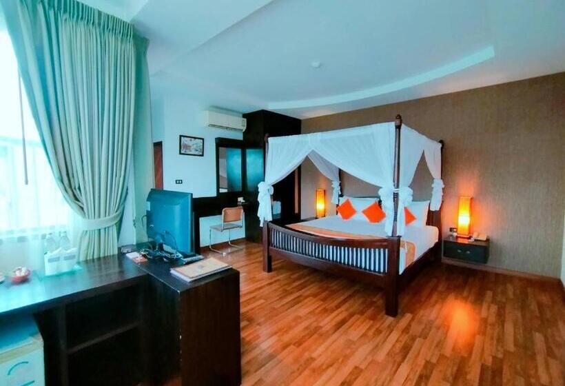 غرفة ديلوكس مزودة بشرفة, Jing Jit