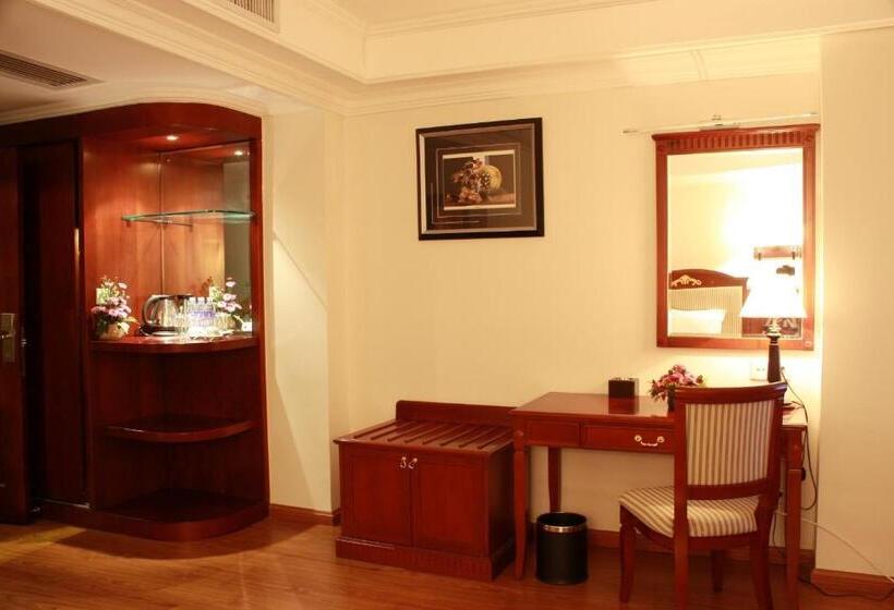 スーペリアールーム, Lux Riverside Hotel & Apartment