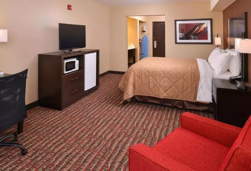 キングサイズベッドのスイートルーム, Quality Inn & Suites Tacoma  Seattle