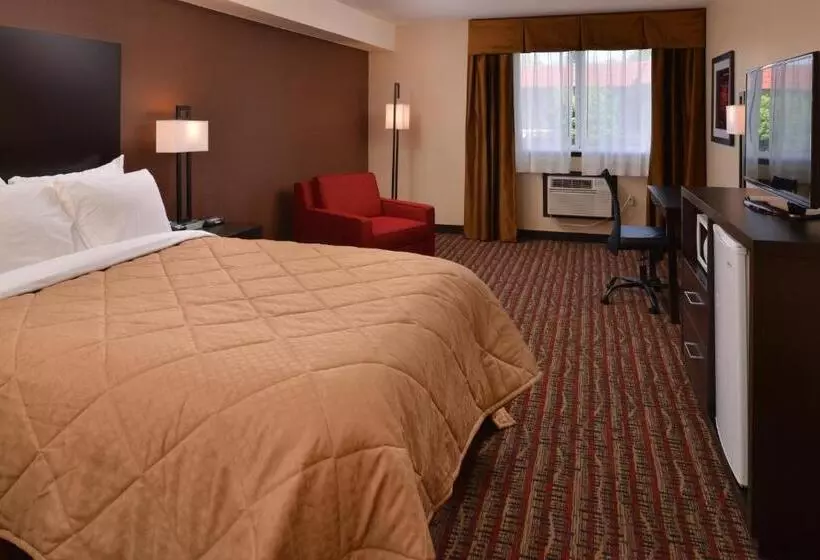 キングサイズベッドのスイートルーム, Quality Inn & Suites Tacoma  Seattle