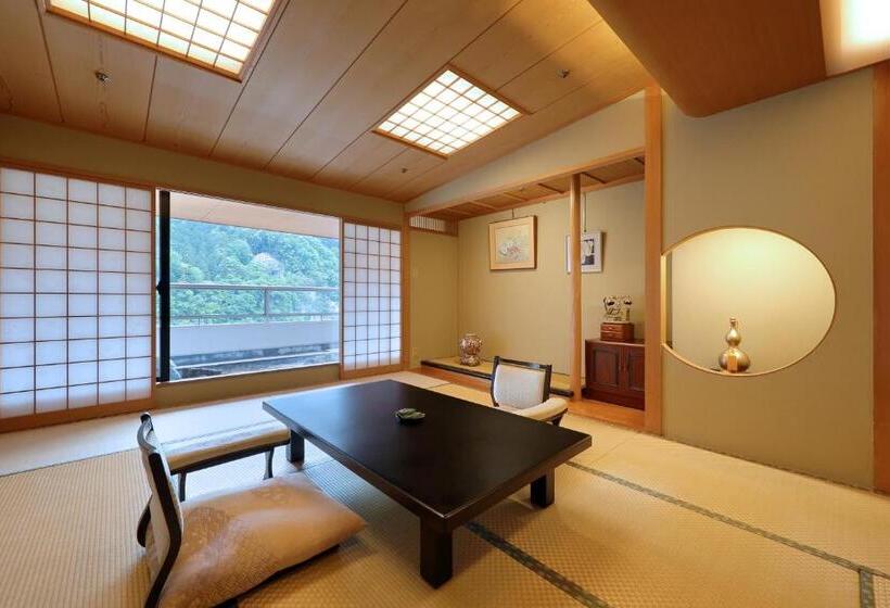 デラックスの４人部屋, Sunshine Kinugawa