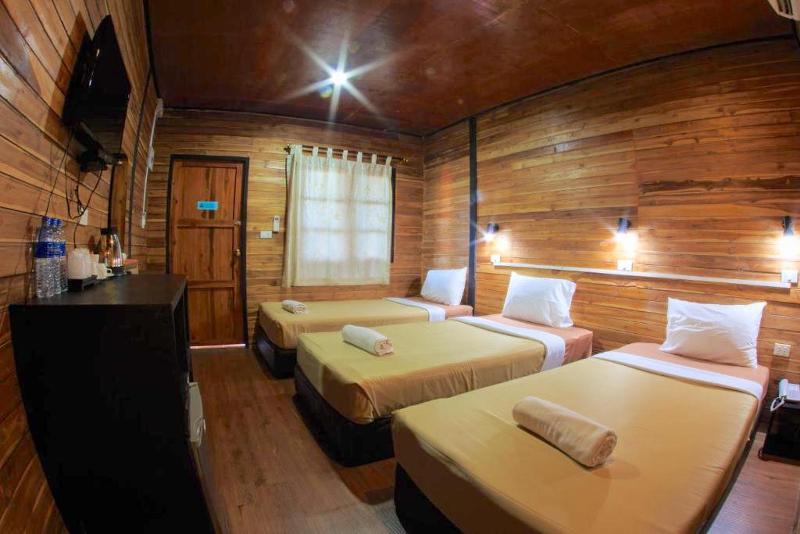 חדר סטנדרט לשלושה, The Cobble Beach Hotel  Phi Phi Island