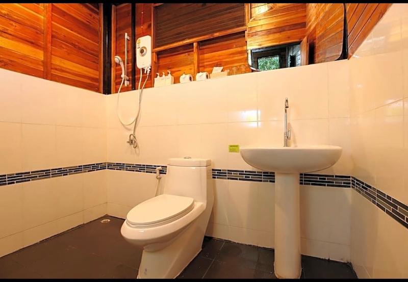 Номер Стандарт Трехместный, The Cobble Beach Hotel  Phi Phi Island