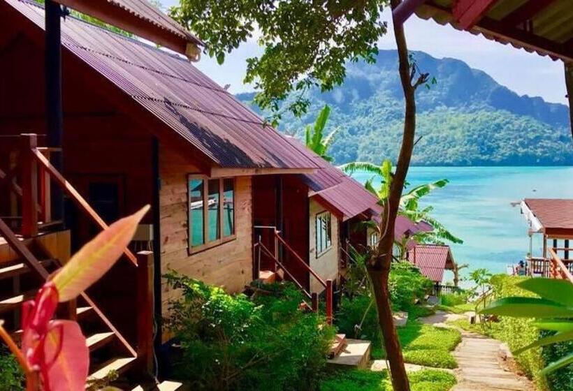 בונגלו משפחתי, The Cobble Beach Hotel  Phi Phi Island