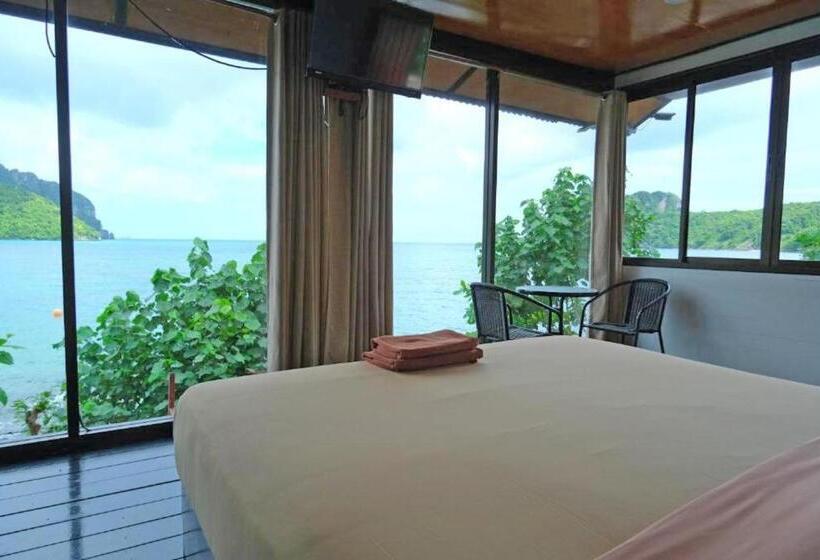 Бунгало Deluxe, The Cobble Beach Hotel  Phi Phi Island