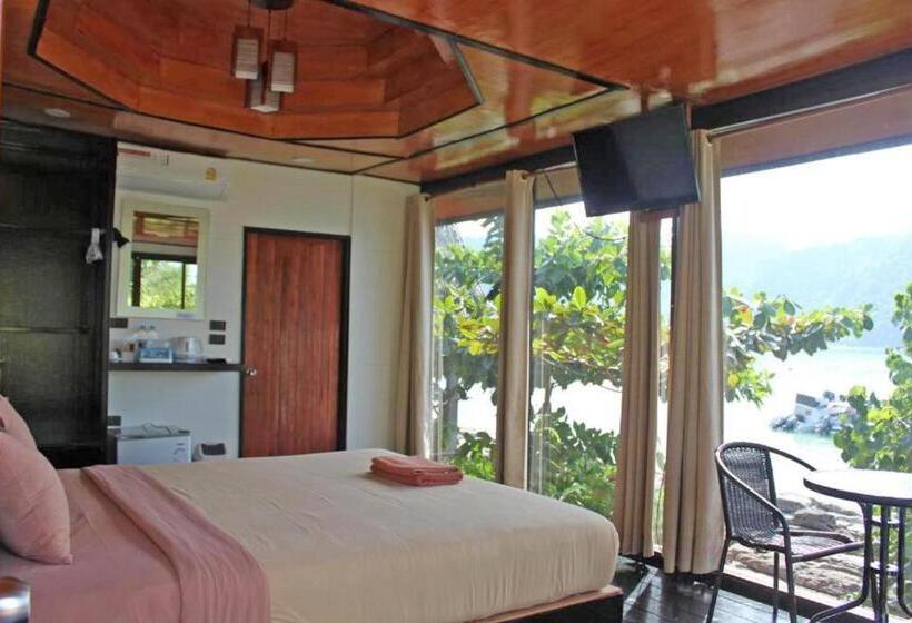 Бунгало Deluxe, The Cobble Beach Hotel  Phi Phi Island
