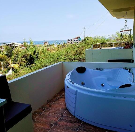 ویلای 3 خوابه, Me Hotel & Villas   Montañita Estates