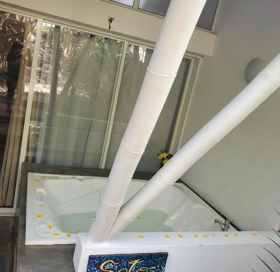 سوییت با چشمانداز باغ, Me Hotel & Villas   Montañita Estates