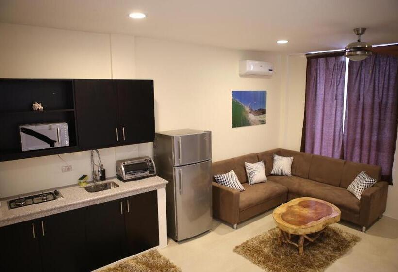 سوییت با چشمانداز استخر, Me Hotel & Villas   Montañita Estates