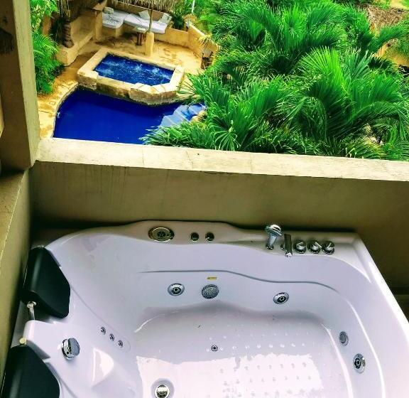 سوییت با چشمانداز استخر, Me Hotel & Villas   Montañita Estates