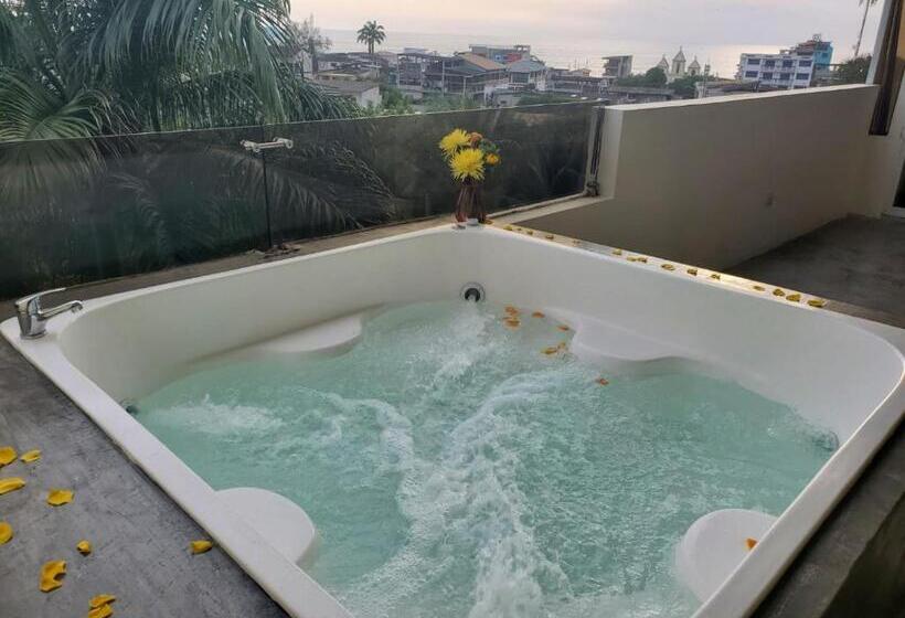 1 Bedroom Penthouse Apartment, Me Hotel & Villas   Montañita Estates