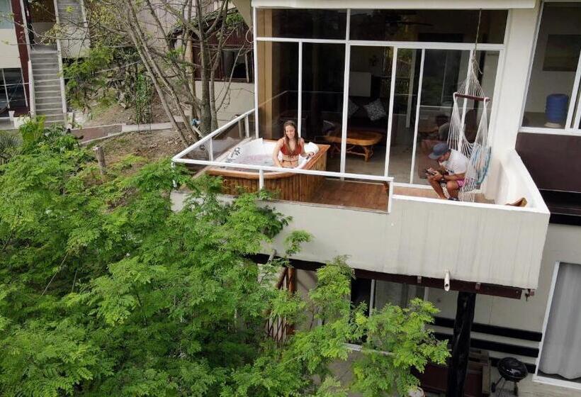 ویلای 3 خوابه, Me Hotel & Villas   Montañita Estates