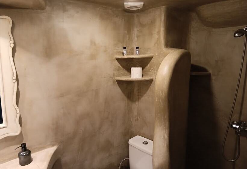 דירת משפחה, Navy Blue Suites