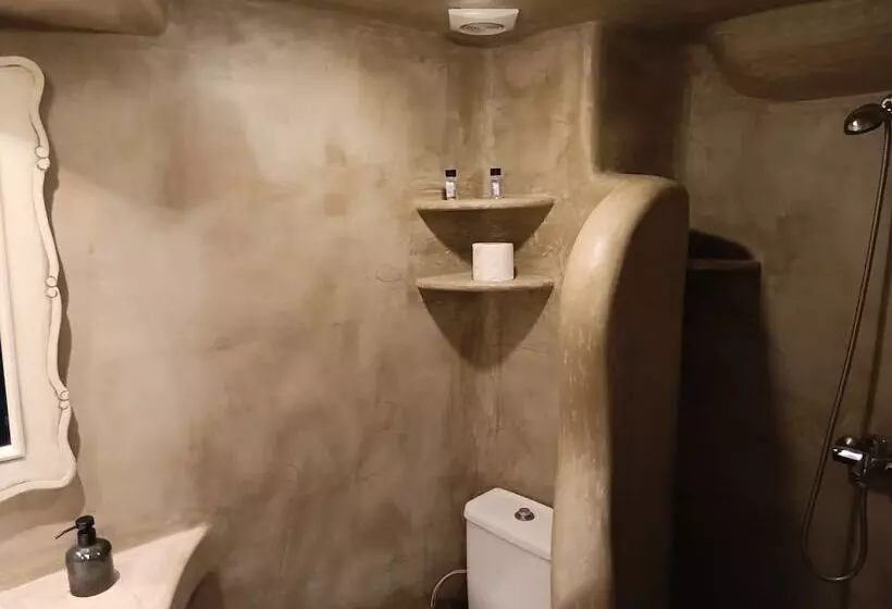 آپارتمان خانوادگی, Navy Blue Suites