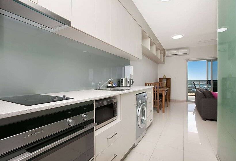 غرفة قياسية لذوى الاحتياجات الخاصة, Ramada Suites By Wyndham Zen Quarter Darwin