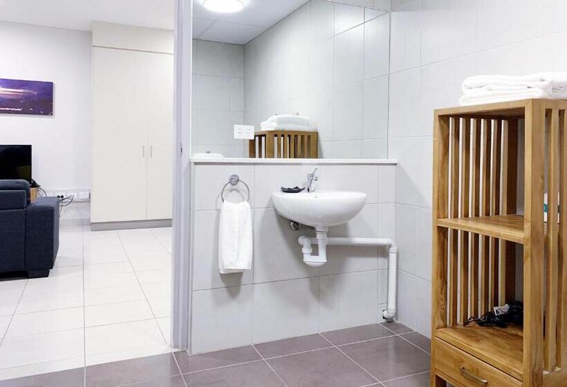 غرفة قياسية لذوى الاحتياجات الخاصة, Ramada Suites By Wyndham Zen Quarter Darwin