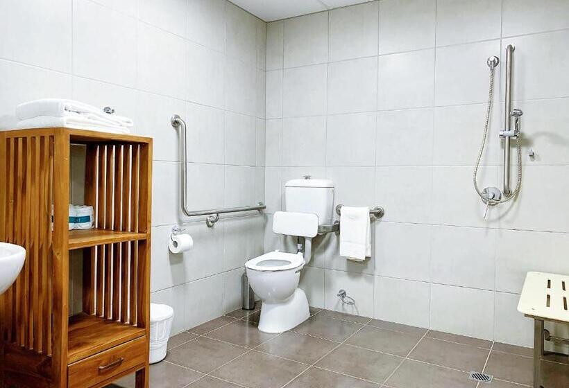 Номер Стандарт Адаптированный для Инвалидов, Ramada Suites By Wyndham Zen Quarter Darwin