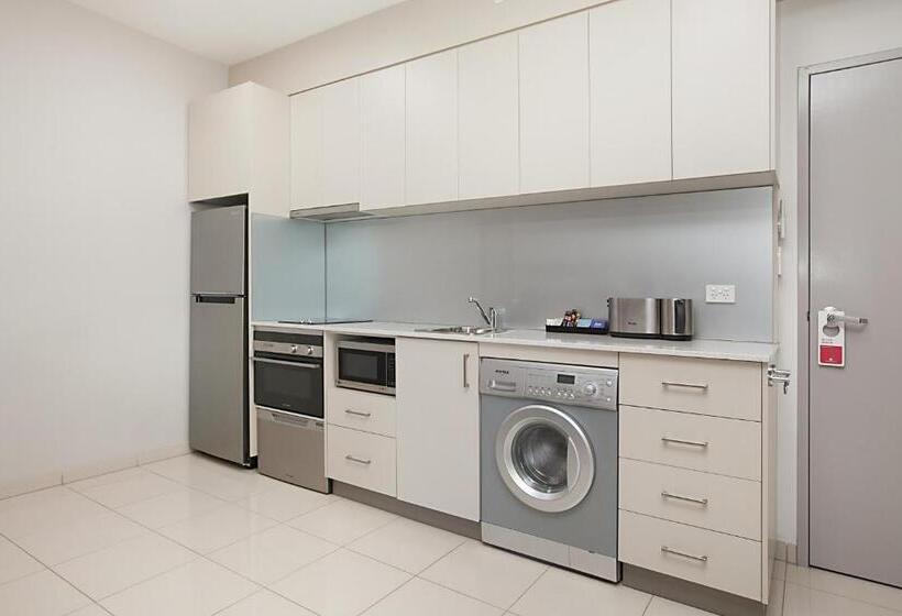 غرفة قياسية لذوى الاحتياجات الخاصة, Ramada Suites By Wyndham Zen Quarter Darwin