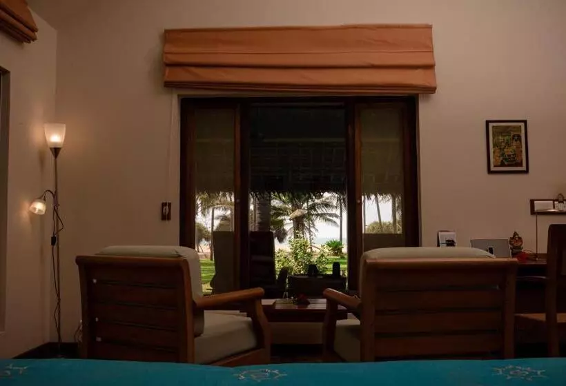1ベッドルームハウス, Neeleshwar Hermitage