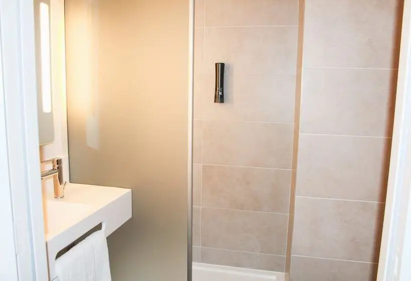 スタンダード４人部屋, B&b Hotel Aix Les Bains