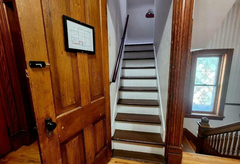 스탠다드 트리플 룸, Downen House Bed & Breakfast