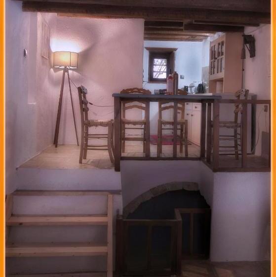 ガーデンビュースイート, Menexes Suites Monemvasia