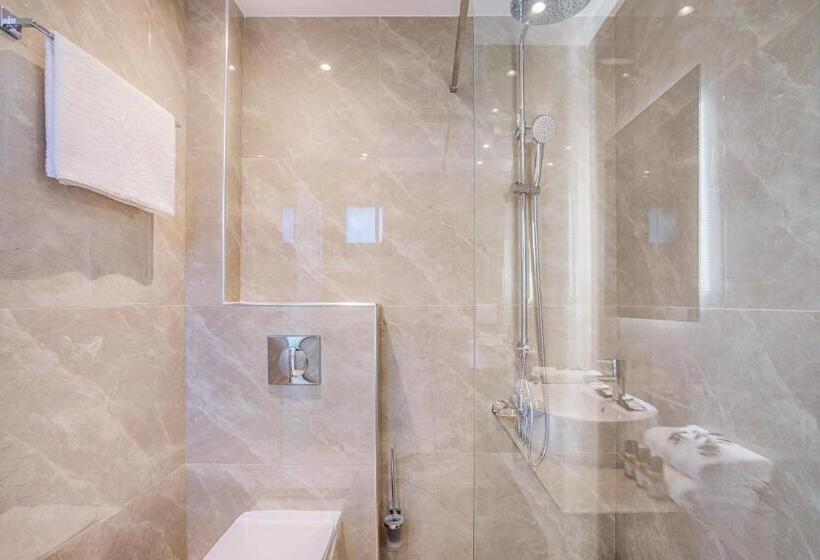 Трехместный Номер Стандарт Вид на Бассейн, Alexmare Hotel Fourka