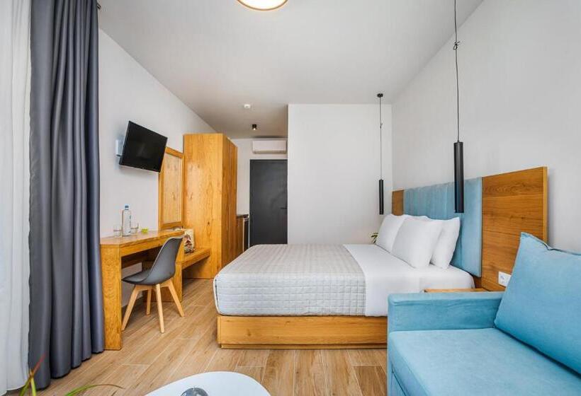 Трехместный Номер Стандарт Вид на Бассейн, Alexmare Hotel Fourka
