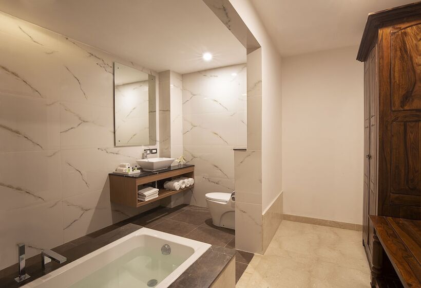 سوییت, Himal Resort