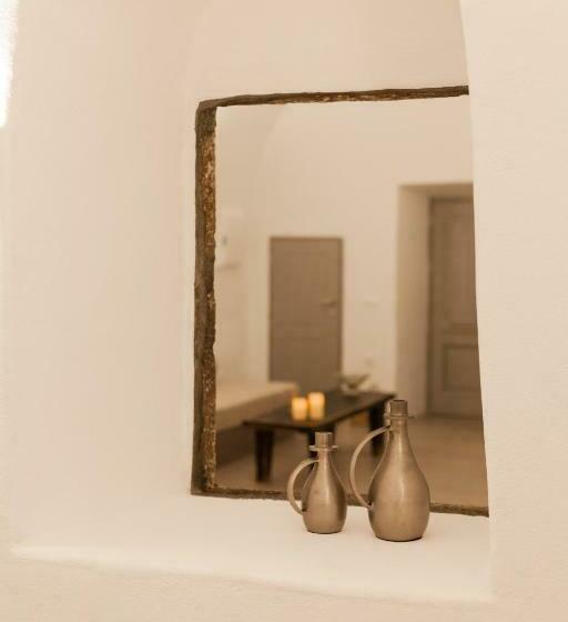 Suite, Cydonia Caves