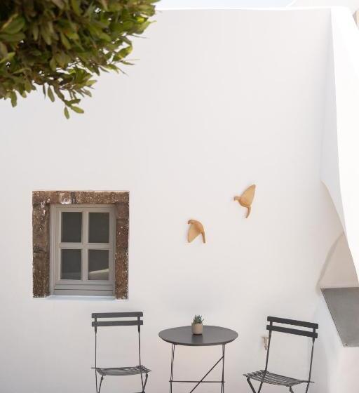 Suite, Cydonia Caves