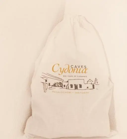 テラス付スイート, Cydonia Caves