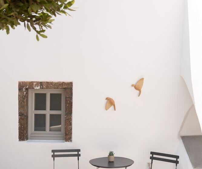 Suite, Cydonia Caves