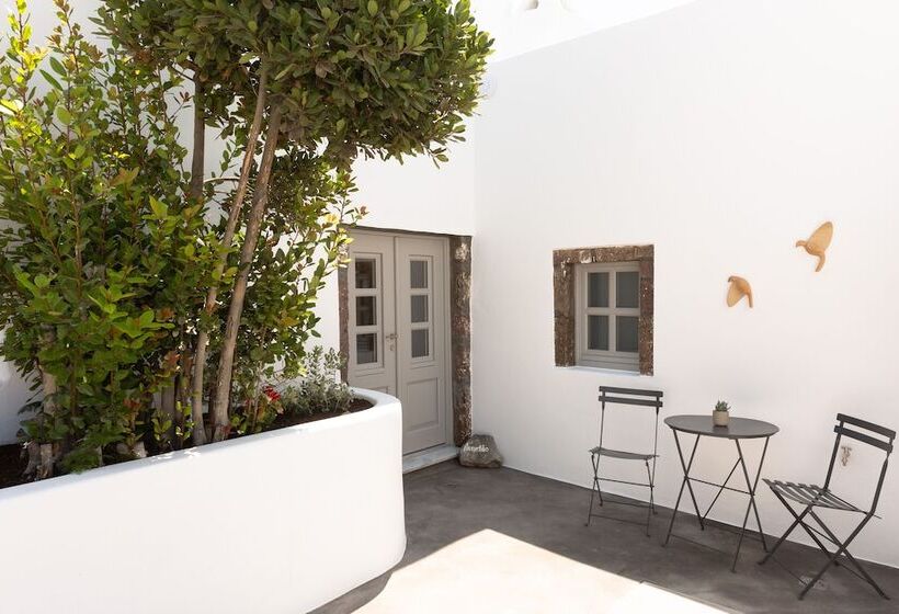 Suite, Cydonia Caves